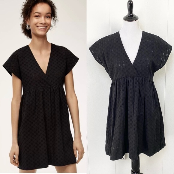 Wilfred Dresses & Skirts - Wilfred Aritzia Womens Black V Neck Misha Dress Small Eyelet Lace Mini /Babydoll